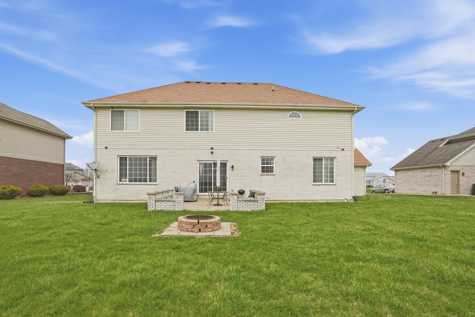 2247 S Robin Lane, Lynwood, IL 60411