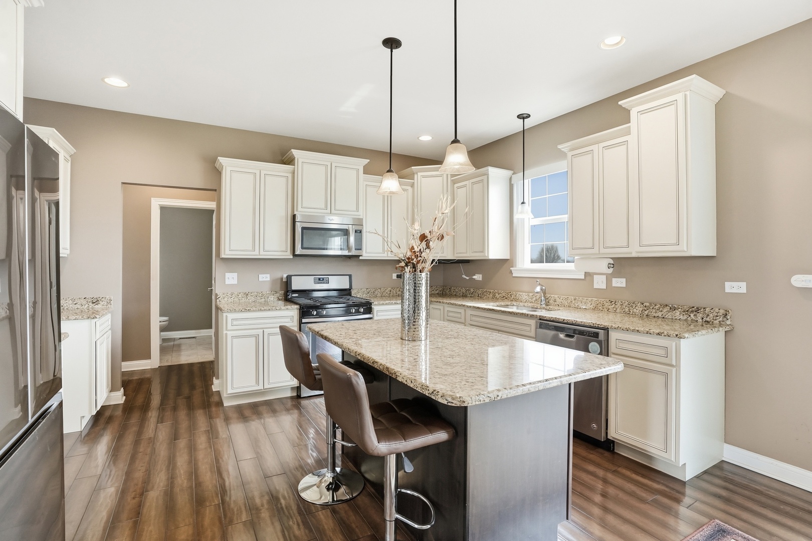 2247 S Robin Lane, Lynwood, IL 60411