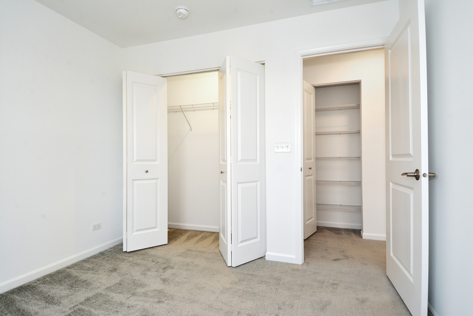 309 Timberleaf Circle, Roselle, IL 60172