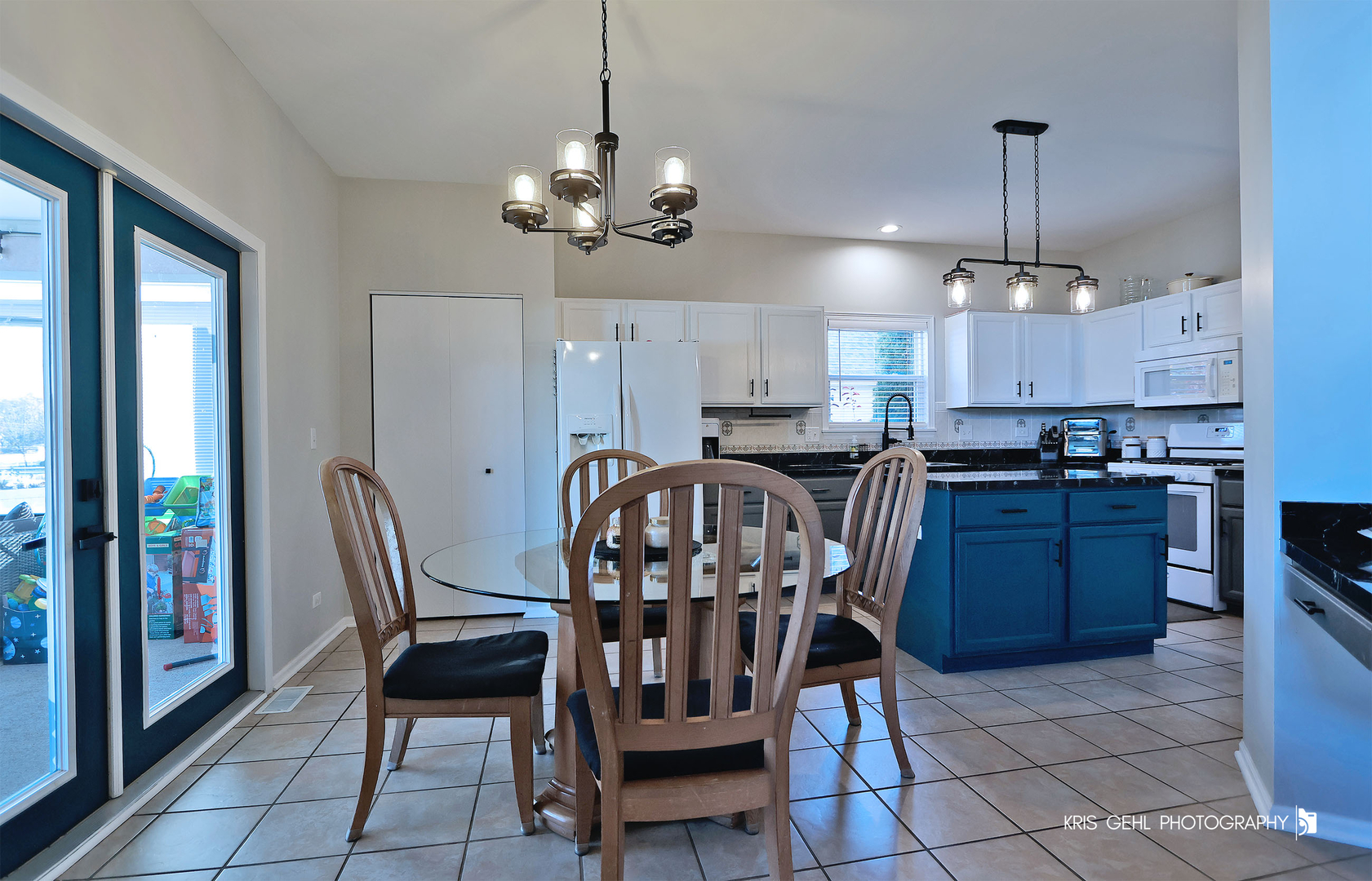 415 Kingsport Drive, Gurnee, IL 60031