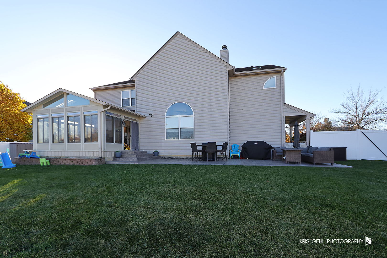 415 Kingsport Drive, Gurnee, IL 60031