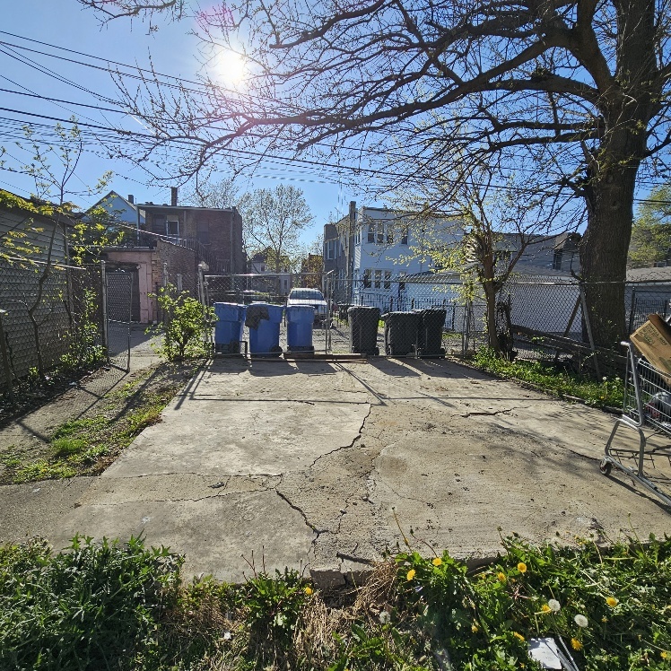 212 N LEAMINGTON Avenue, Chicago, IL 60644