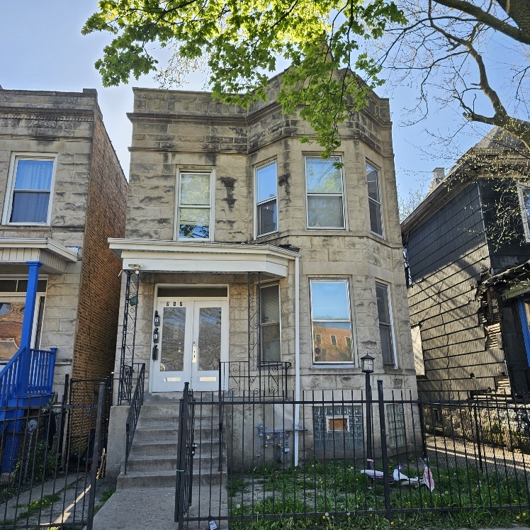 212 N LEAMINGTON Avenue, Chicago, IL 60644