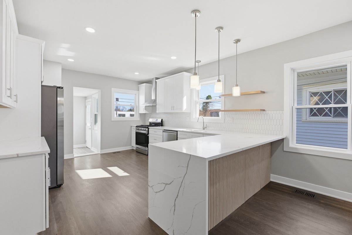 5020 W Fletcher Street, Chicago, IL 60641