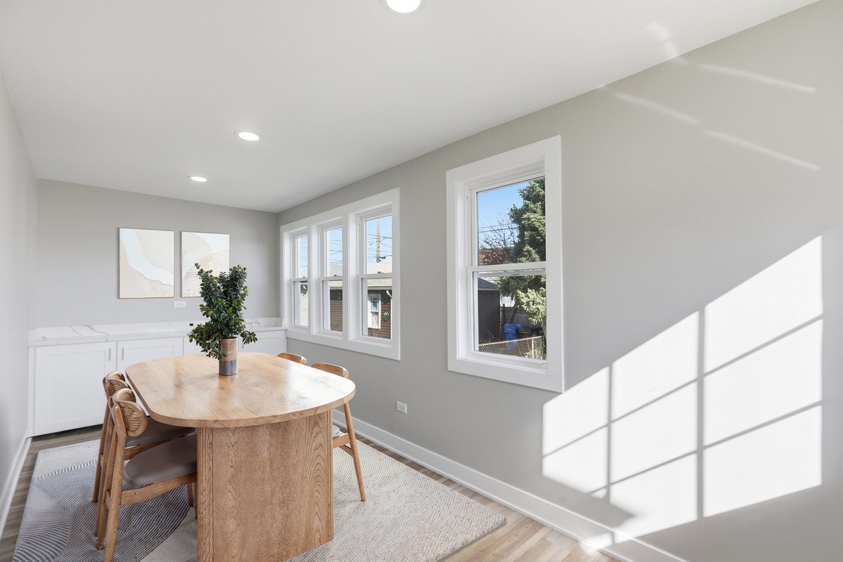 5020 W Fletcher Street, Chicago, IL 60641