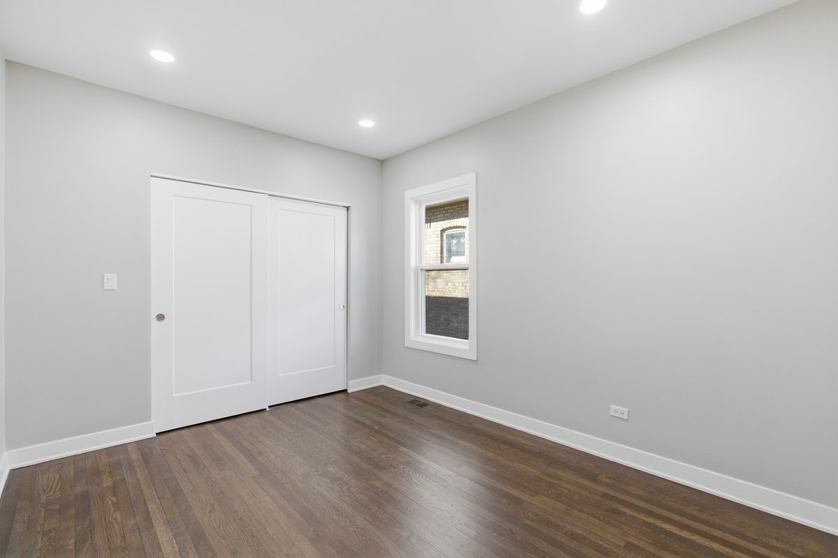 5020 W Fletcher Street, Chicago, IL 60641