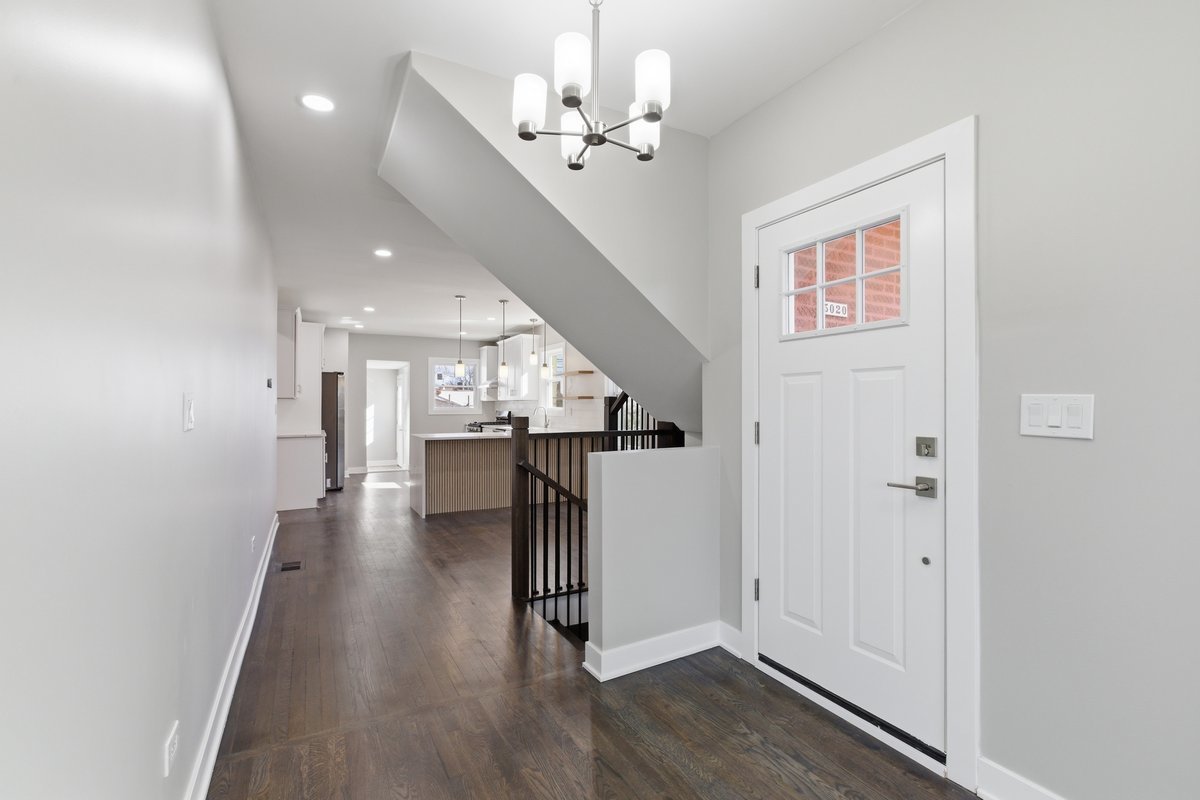 5020 W Fletcher Street, Chicago, IL 60641