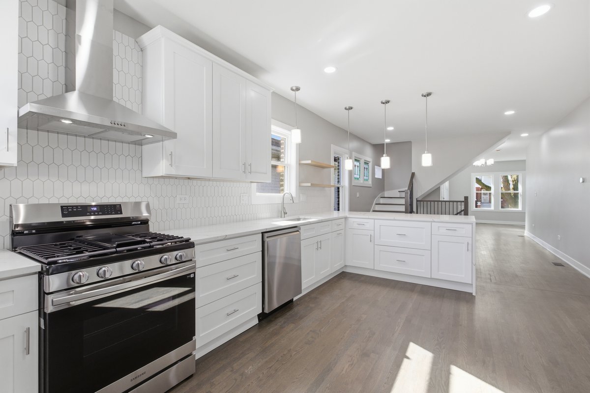 5020 W Fletcher Street, Chicago, IL 60641