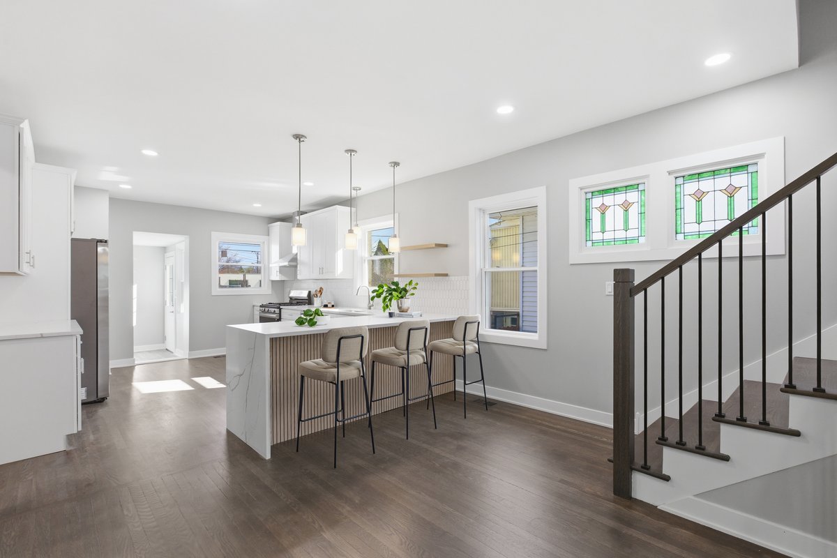 5020 W Fletcher Street, Chicago, IL 60641