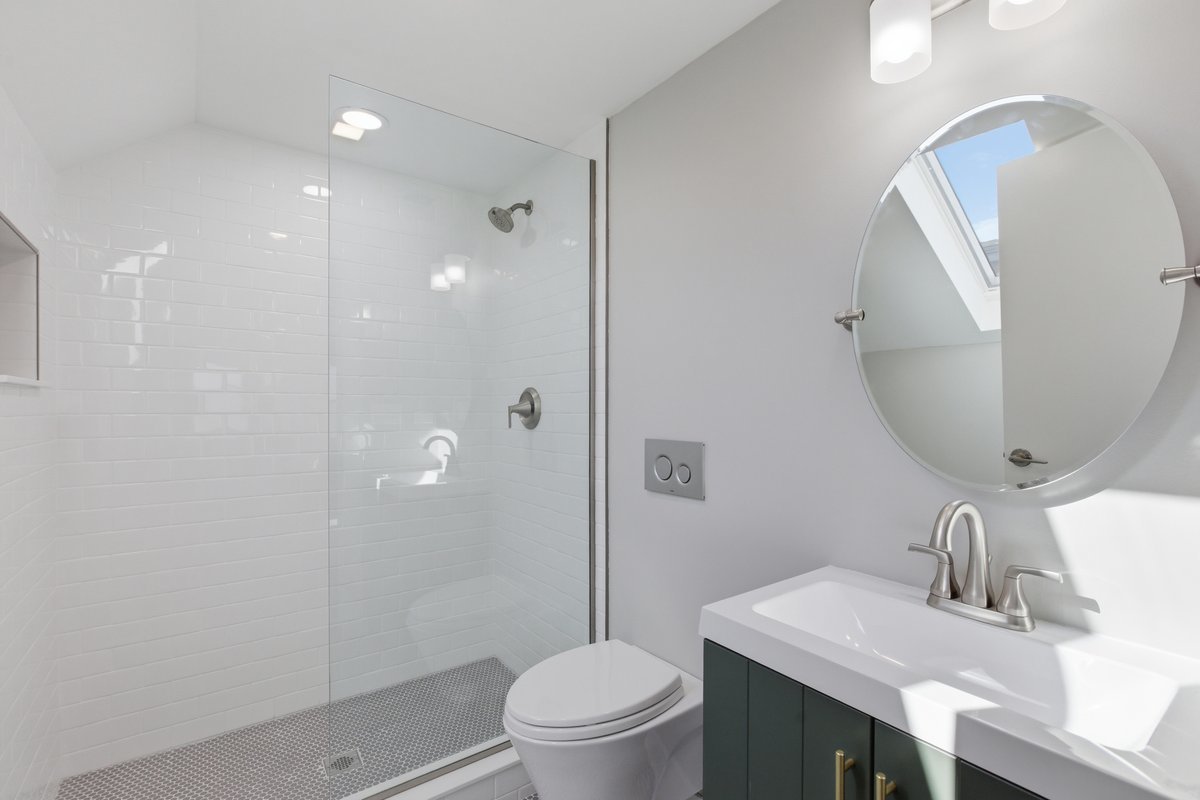 5020 W Fletcher Street, Chicago, IL 60641