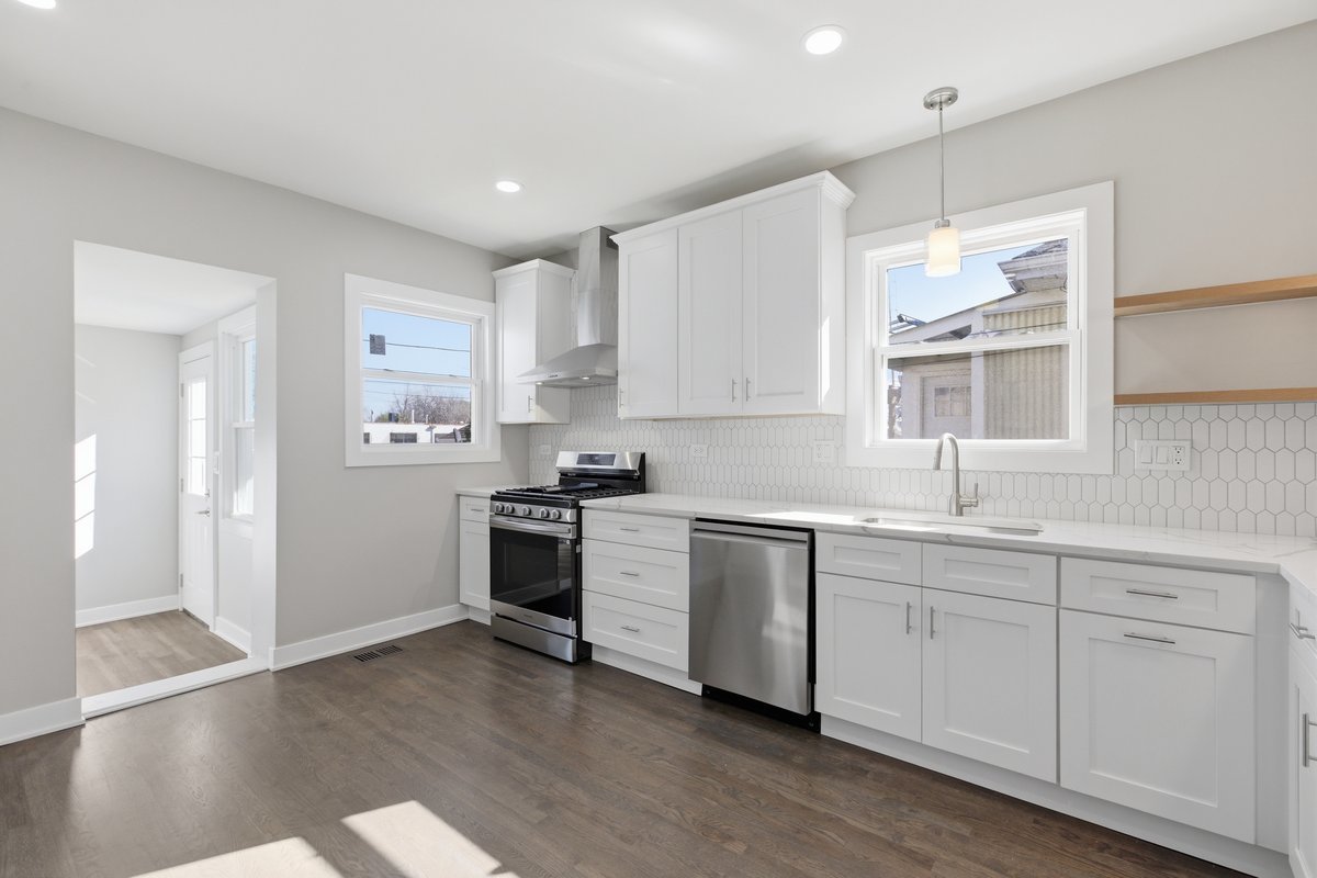 5020 W Fletcher Street, Chicago, IL 60641