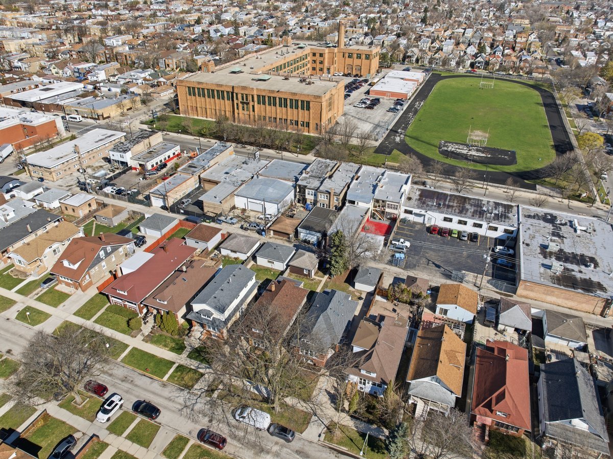 5020 W Fletcher Street, Chicago, IL 60641