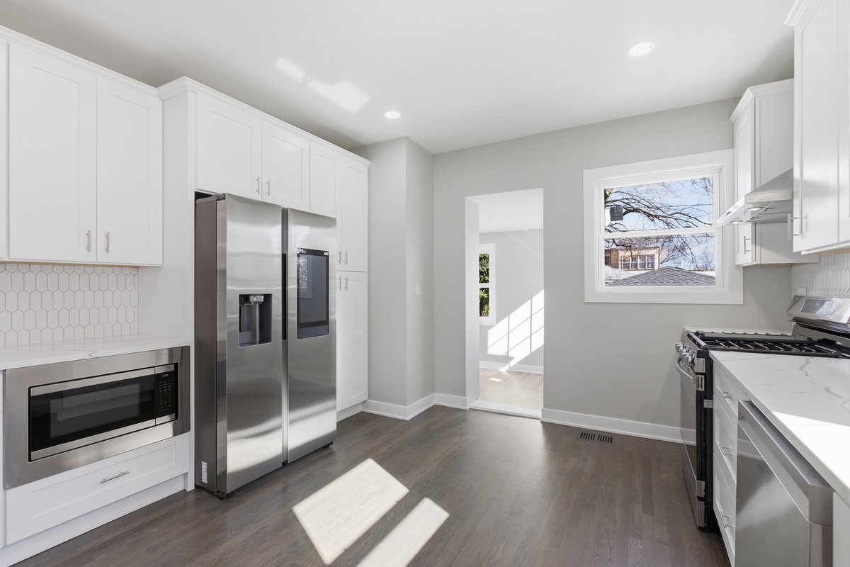 5020 W Fletcher Street, Chicago, IL 60641