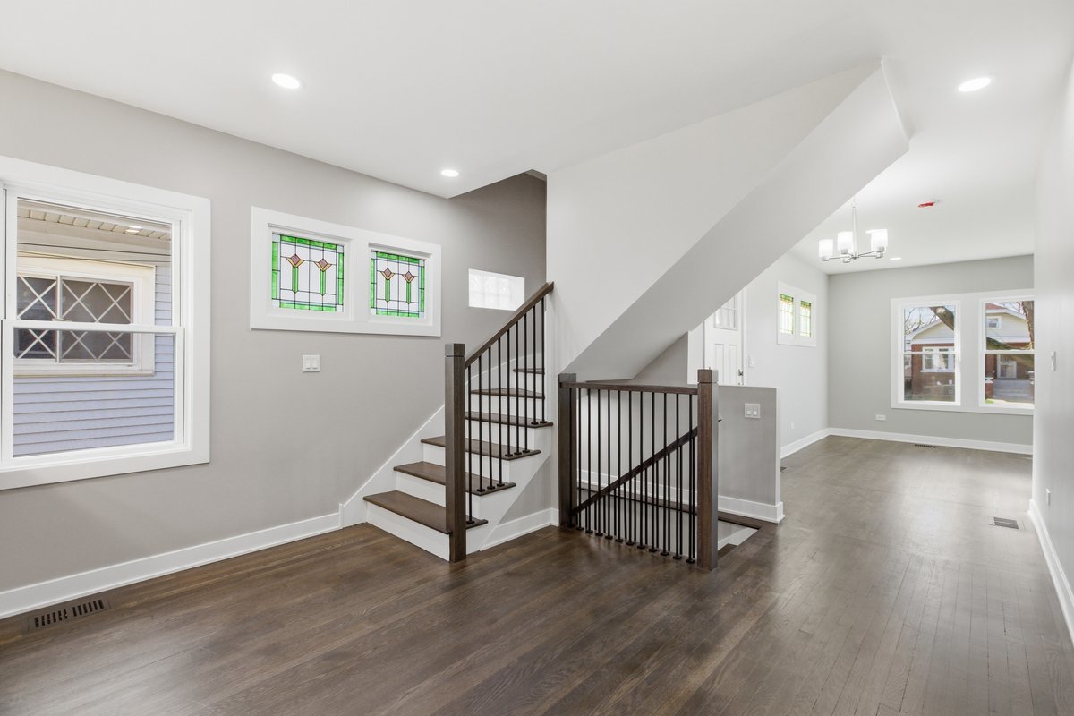 5020 W Fletcher Street, Chicago, IL 60641