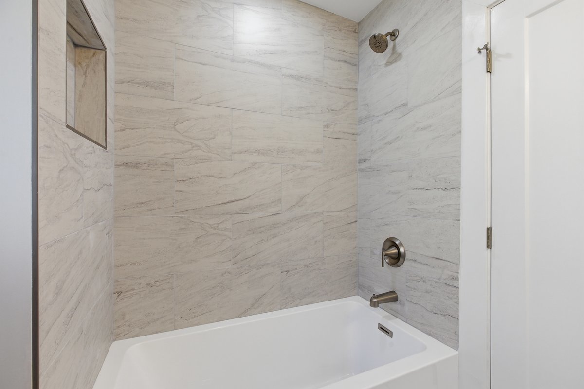 5020 W Fletcher Street, Chicago, IL 60641