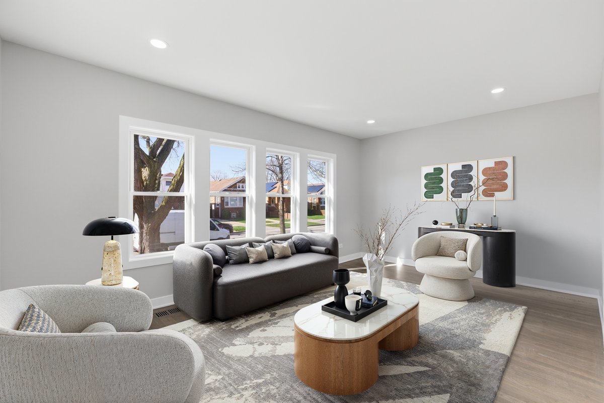 5020 W Fletcher Street, Chicago, IL 60641