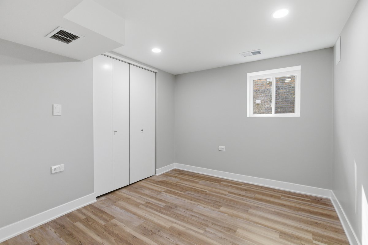 5020 W Fletcher Street, Chicago, IL 60641