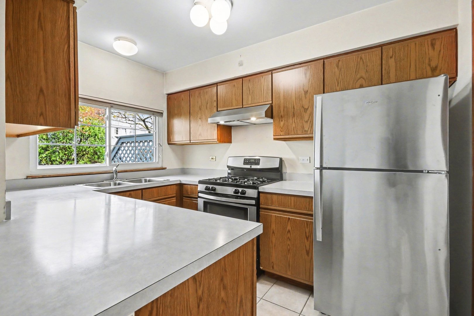 202 Shadybrook Lane, Aurora, IL 60504