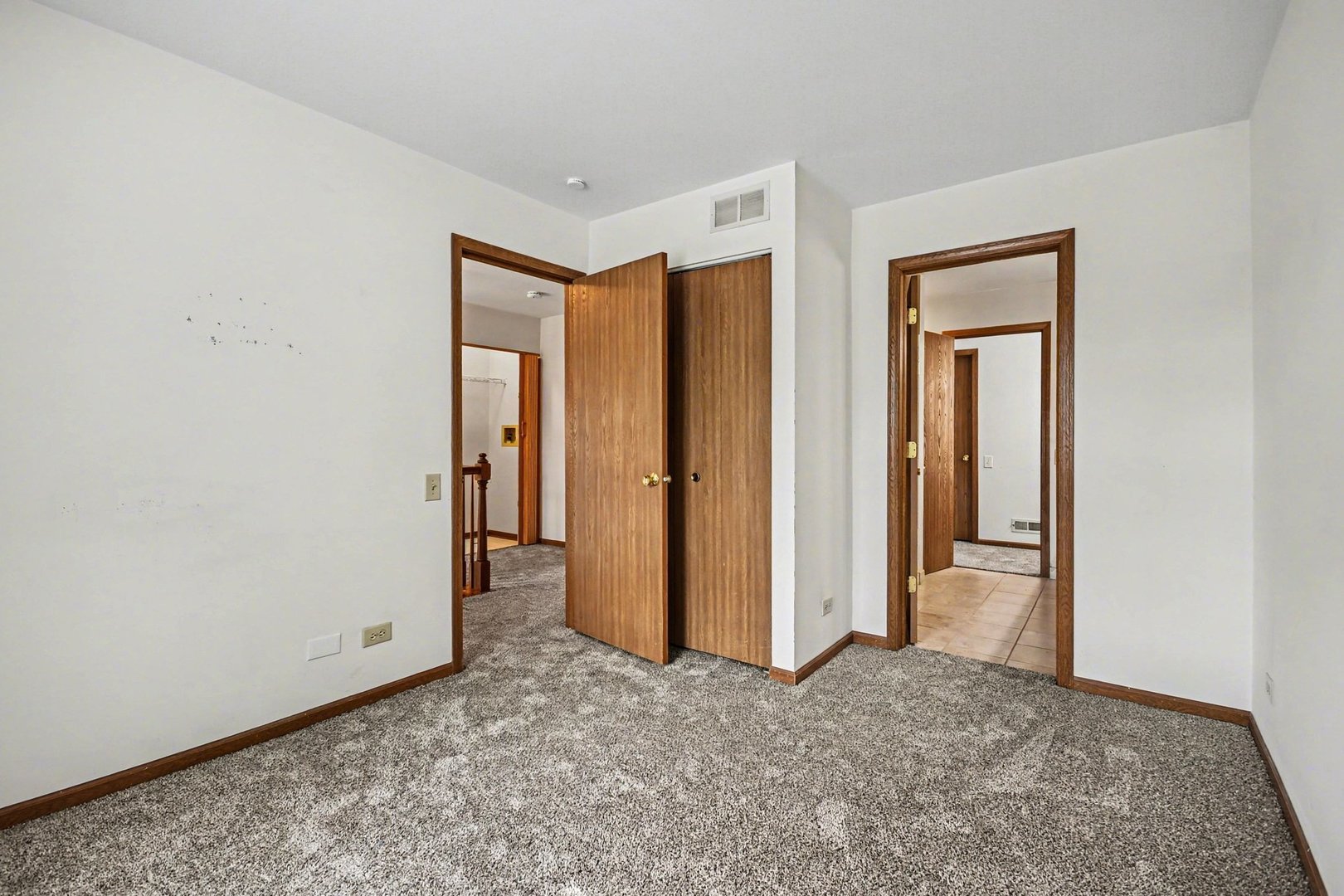 202 Shadybrook Lane, Aurora, IL 60504