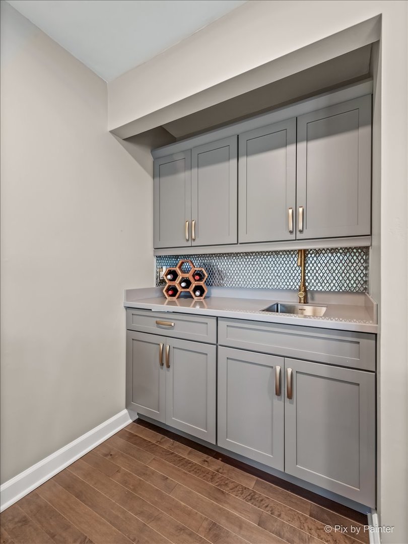 4917 W Glenbrook Trail, McHenry, IL 60050