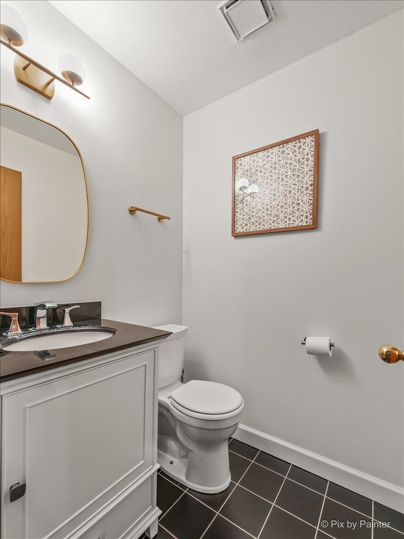 4917 W Glenbrook Trail, McHenry, IL 60050