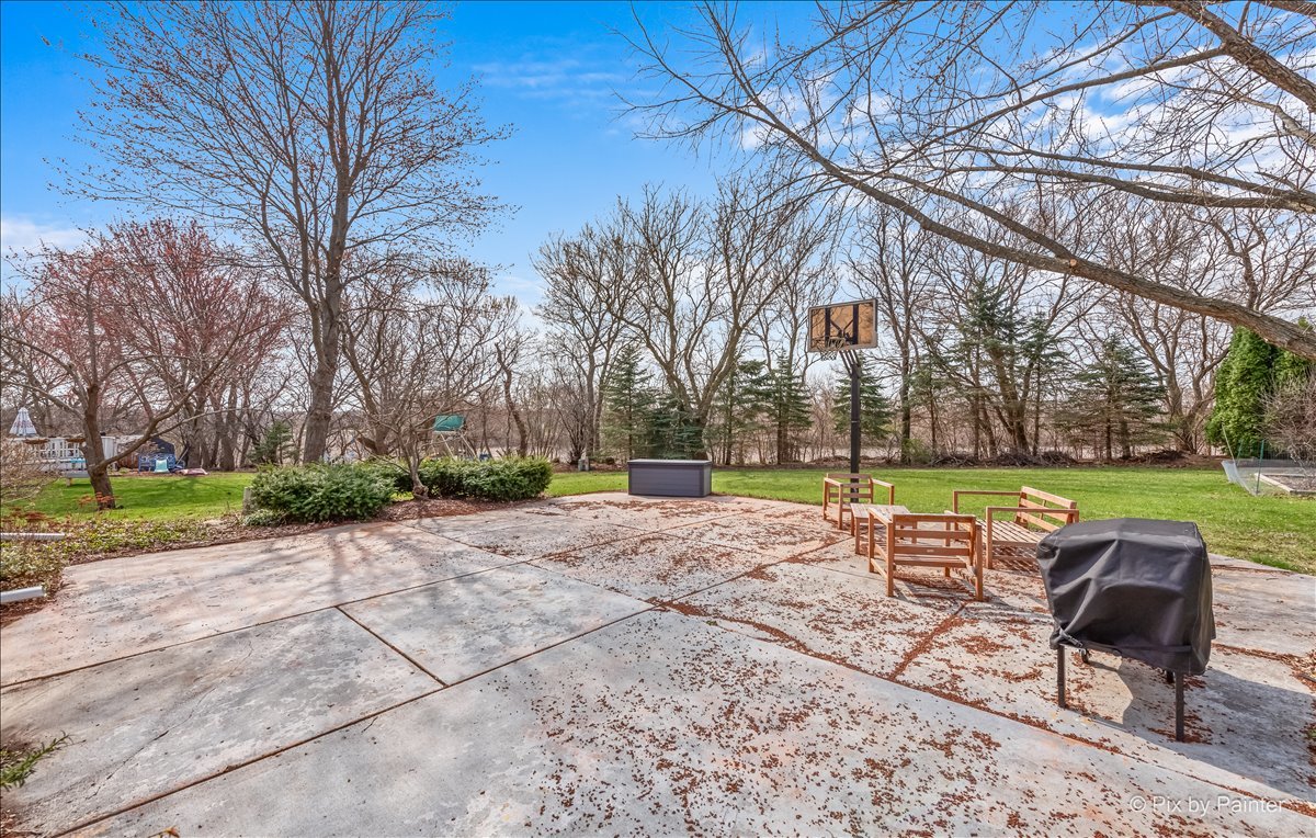 4917 W Glenbrook Trail, McHenry, IL 60050