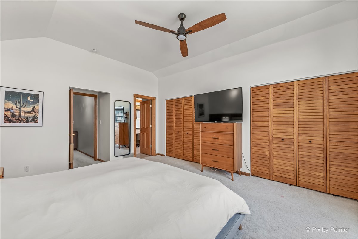 4917 W Glenbrook Trail, McHenry, IL 60050