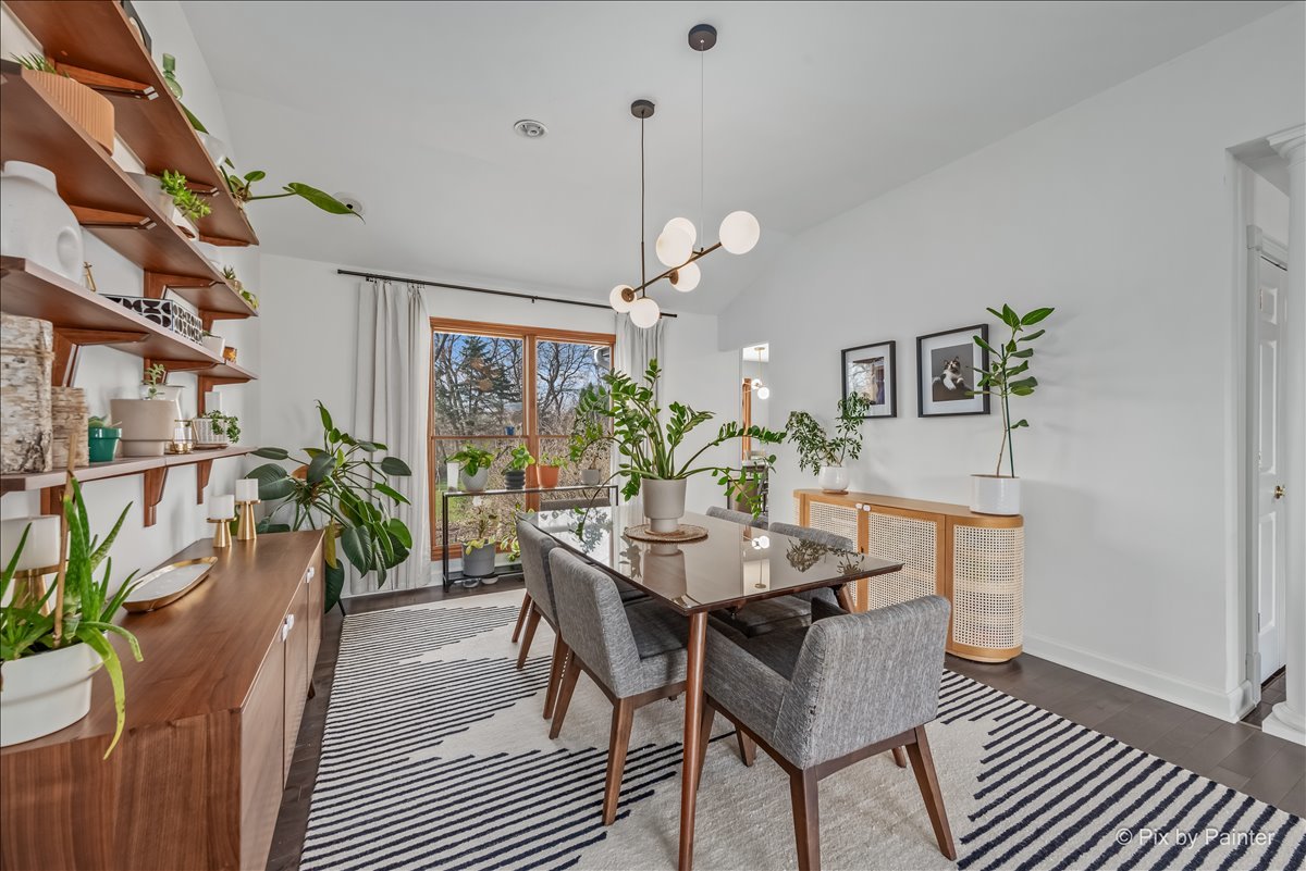 4917 W Glenbrook Trail, McHenry, IL 60050