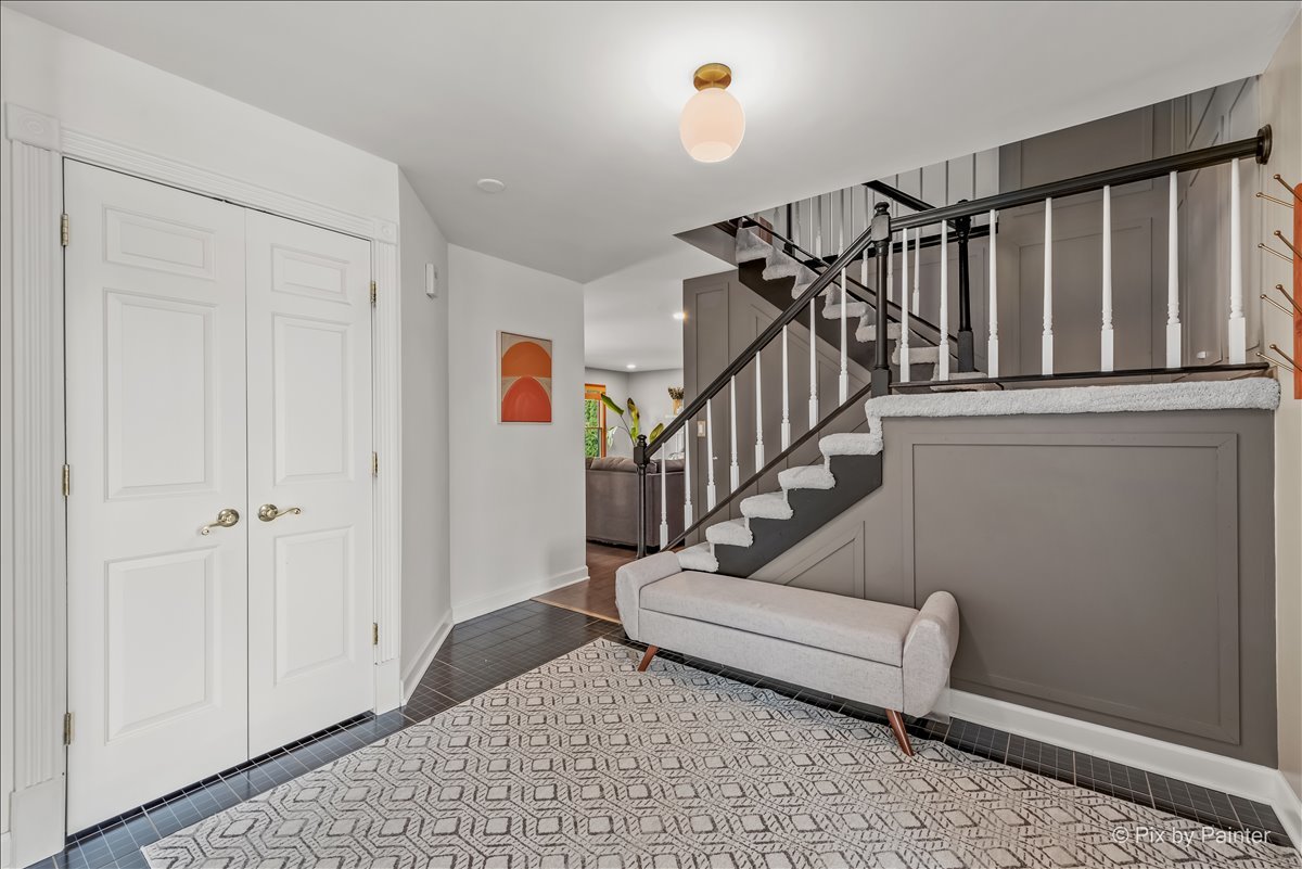 4917 W Glenbrook Trail, McHenry, IL 60050