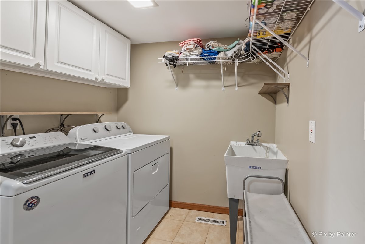 4917 W Glenbrook Trail, McHenry, IL 60050