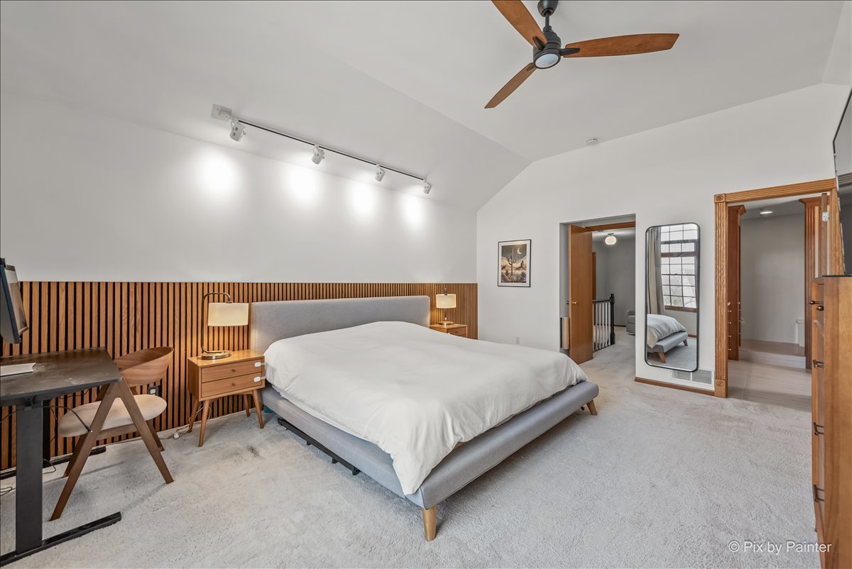 4917 W Glenbrook Trail, McHenry, IL 60050