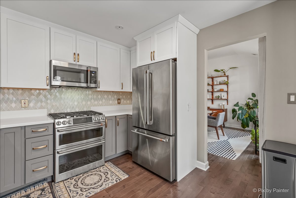 4917 W Glenbrook Trail, McHenry, IL 60050