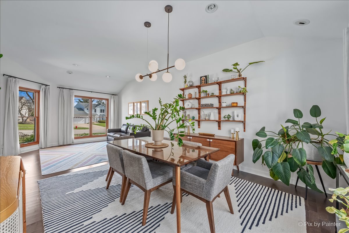 4917 W Glenbrook Trail, McHenry, IL 60050