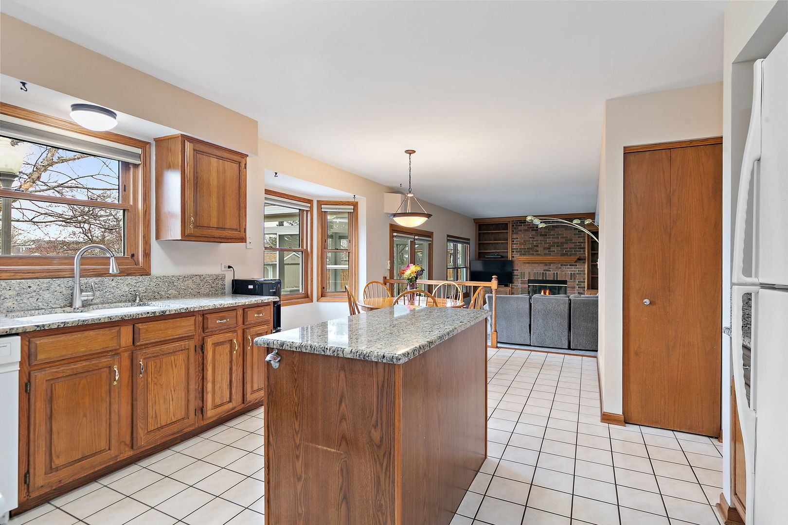 160 Brentwood Trail, Elgin, IL 60120