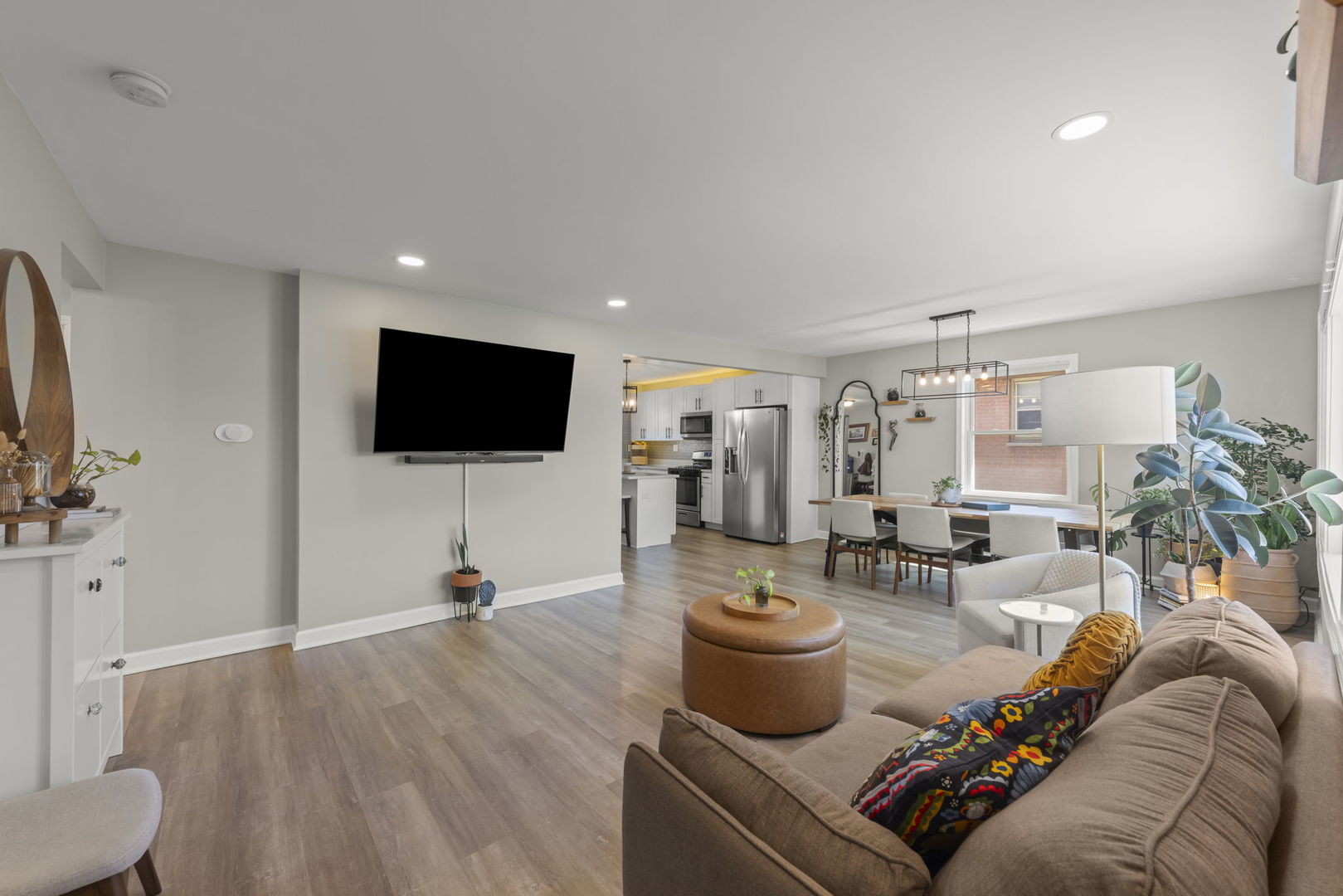 115 N Pierce Avenue, Wheaton, IL 60187