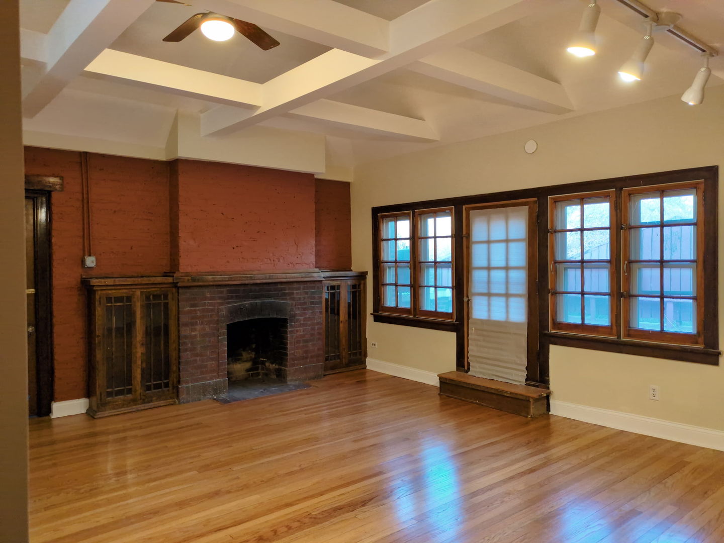 420 N Pine Avenue #3F, Chicago, IL 60644