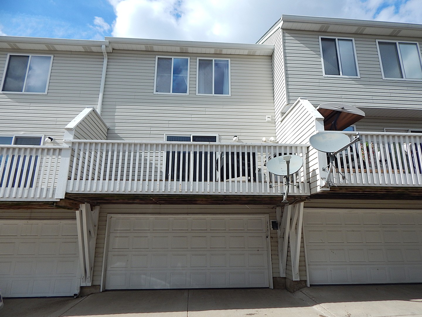 409 E Victoria Circle #409, North Aurora, IL 60542