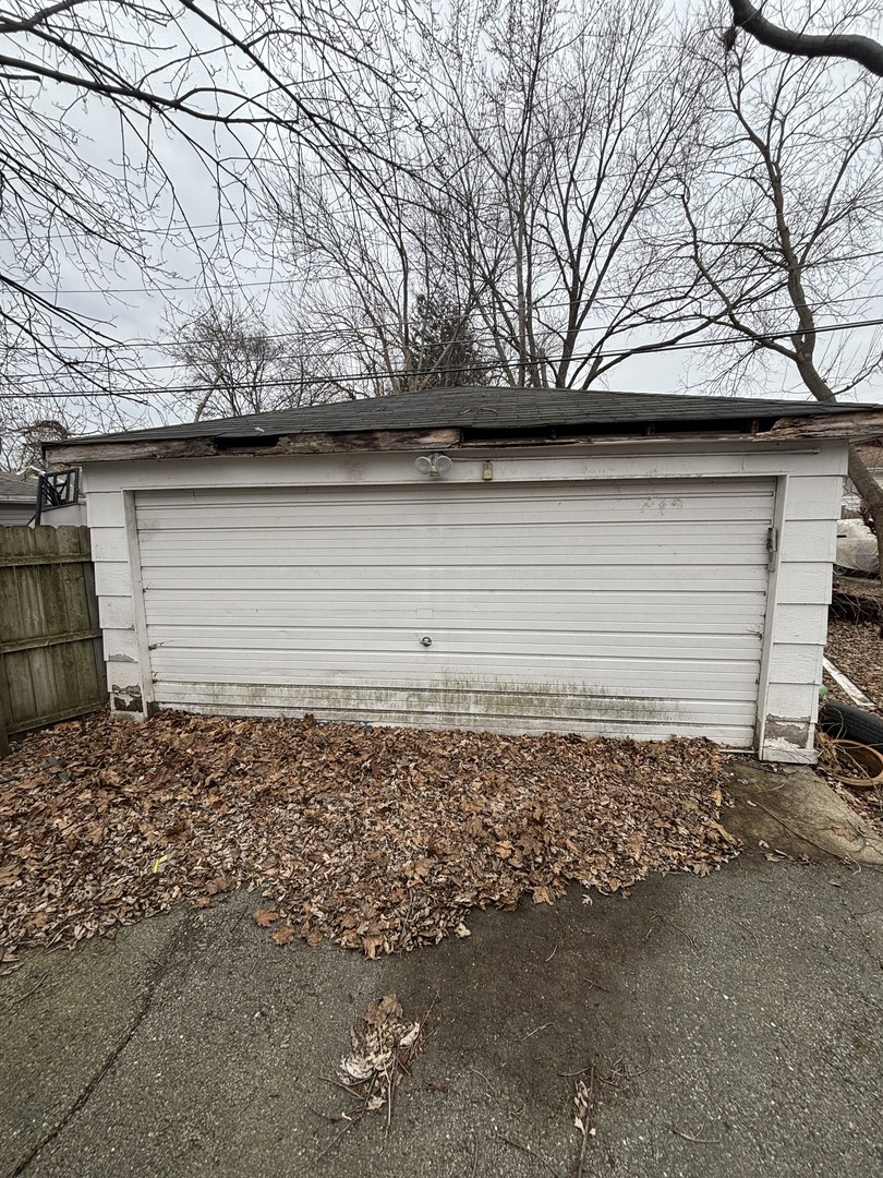 1906 S 7th Avenue, Maywood, IL 60153
