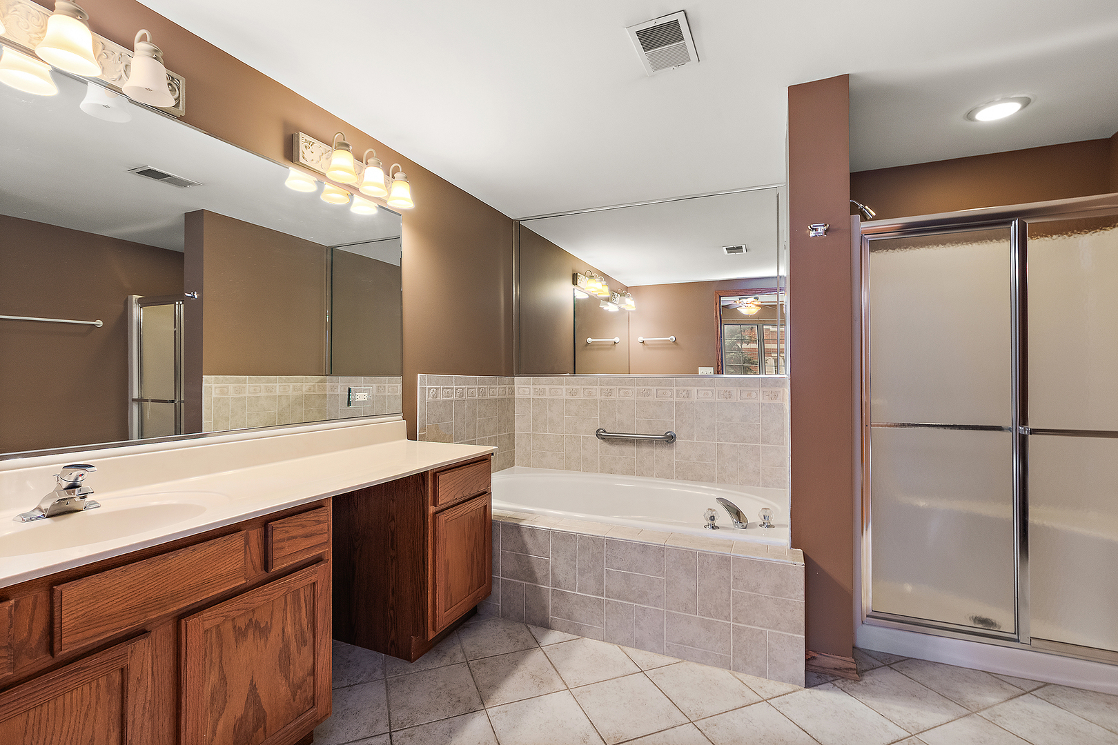 7935 Trinity Circle #1SE, Tinley Park, IL 60487