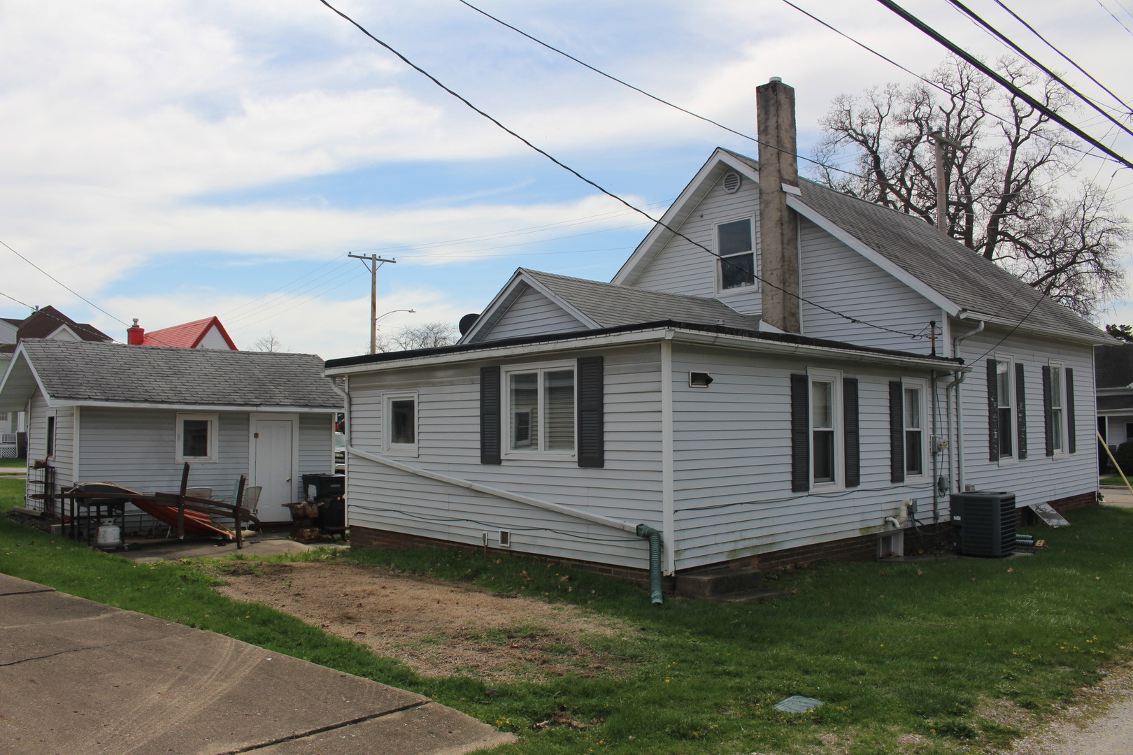 216 S Grant Street, Clinton, IL 61727