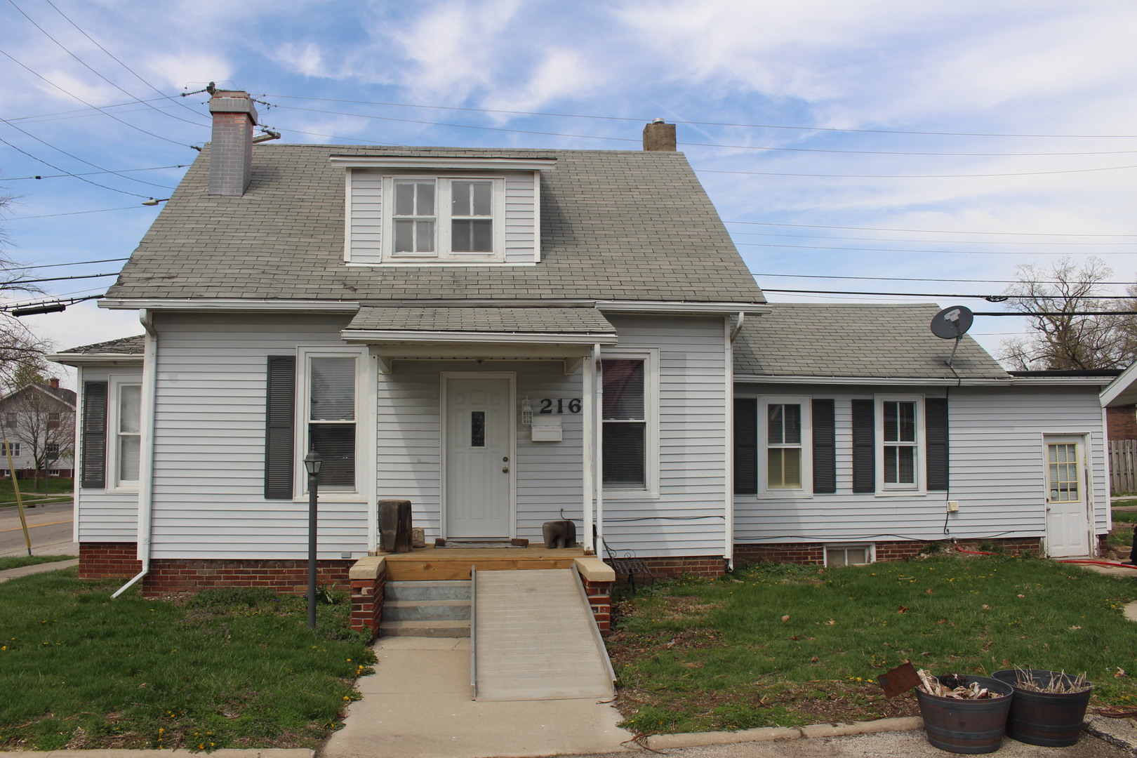 216 S Grant Street, Clinton, IL 61727