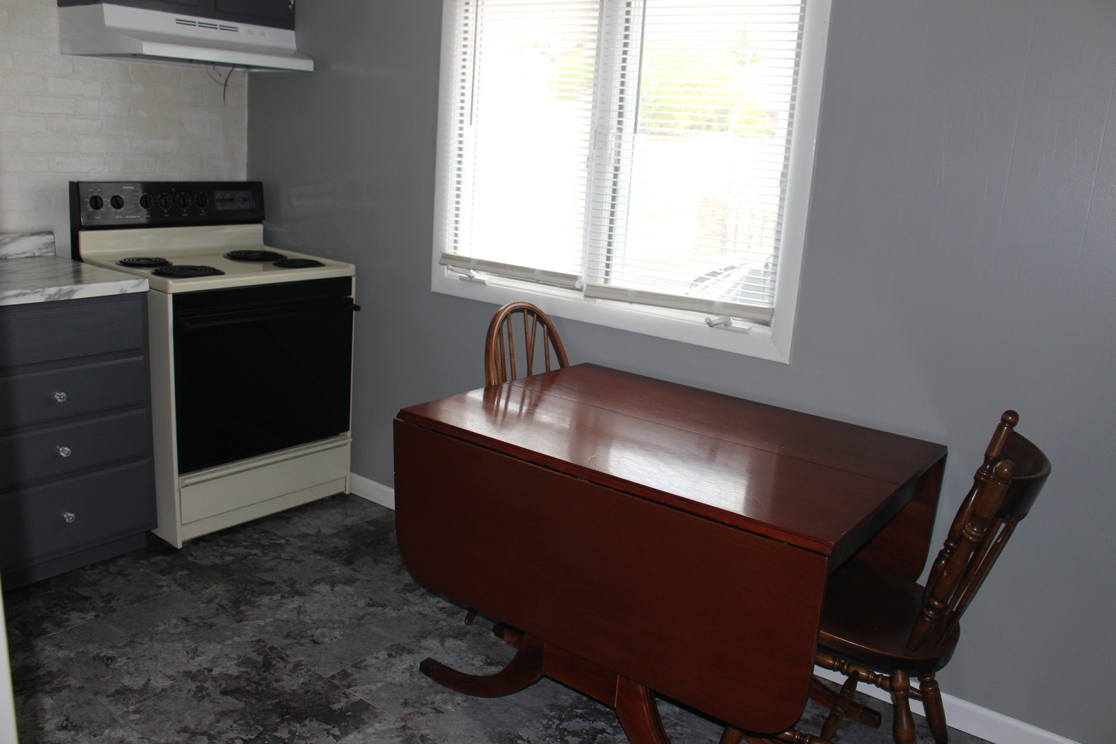 216 S Grant Street, Clinton, IL 61727