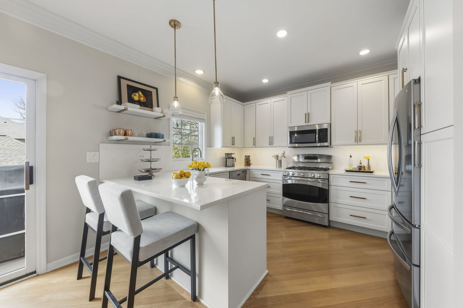 216 N Addison Avenue, Elmhurst, IL 60126