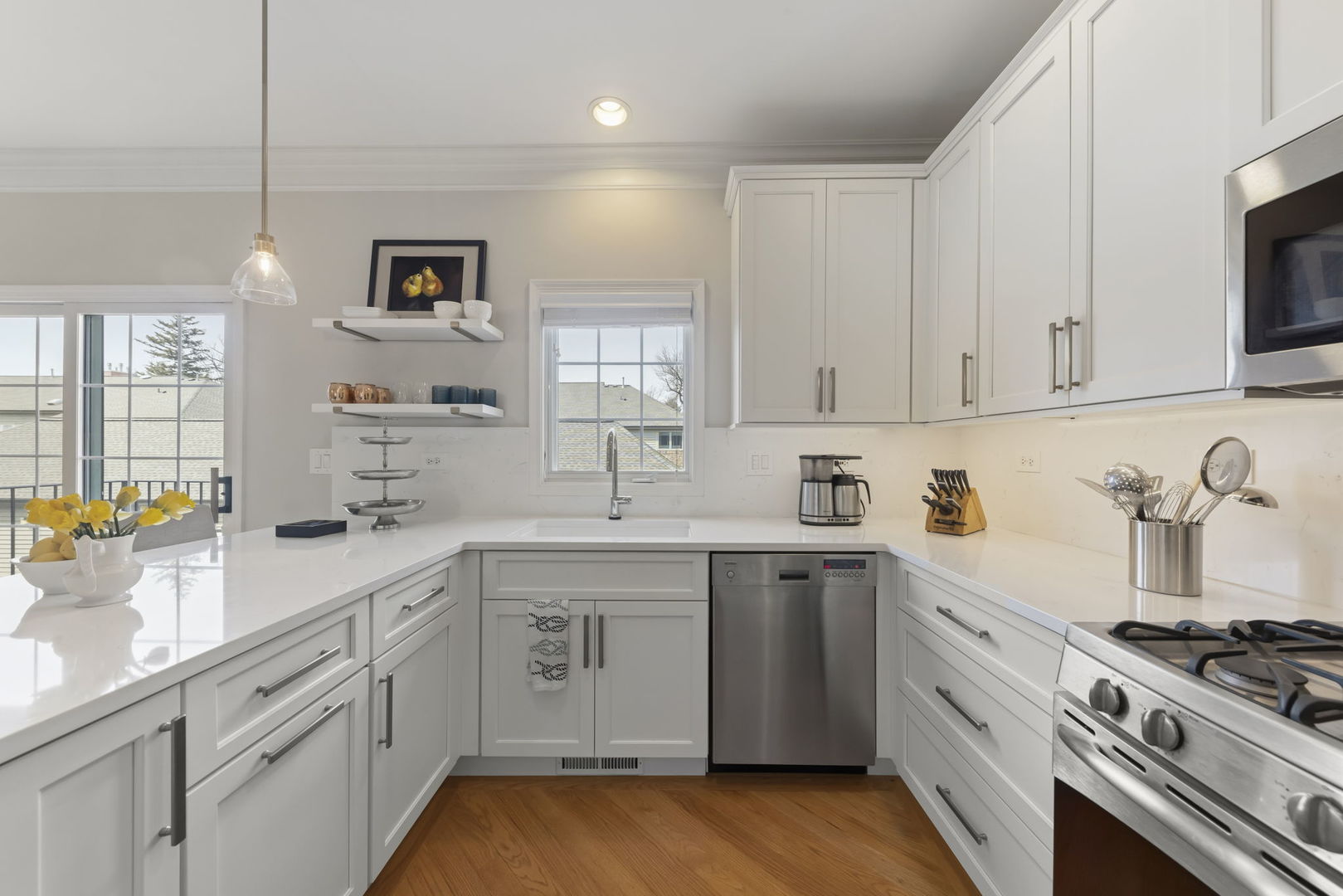 216 N Addison Avenue, Elmhurst, IL 60126