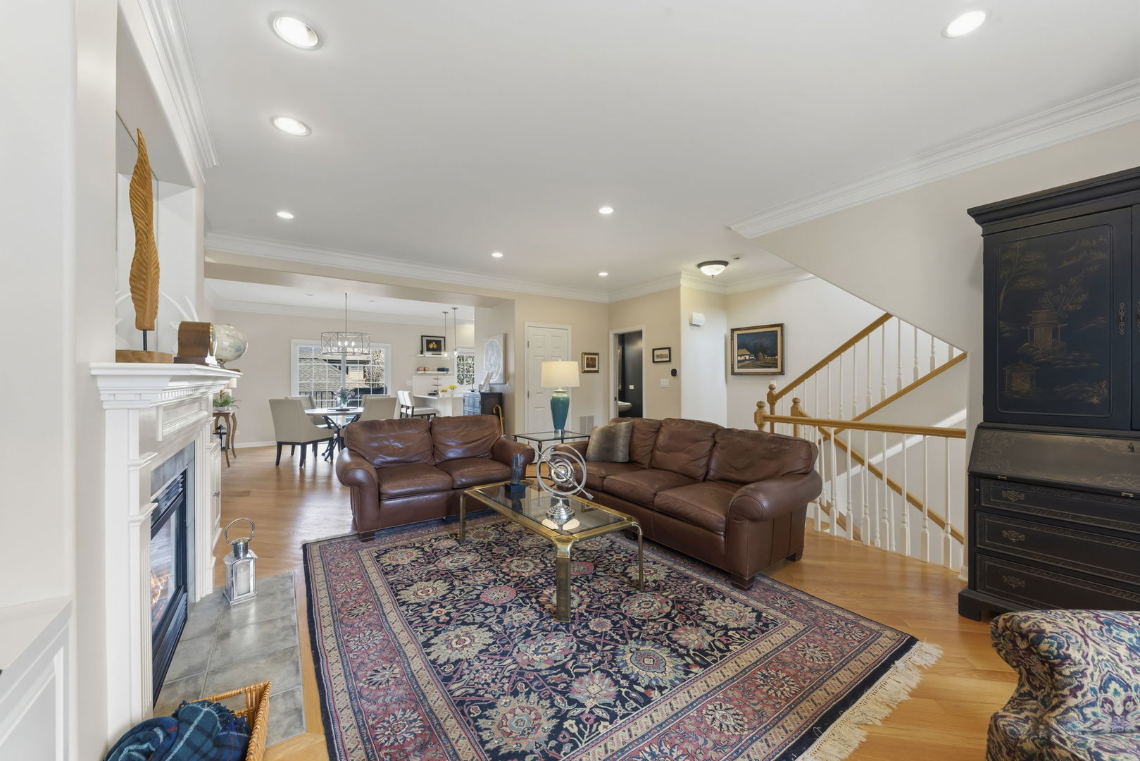 216 N Addison Avenue, Elmhurst, IL 60126