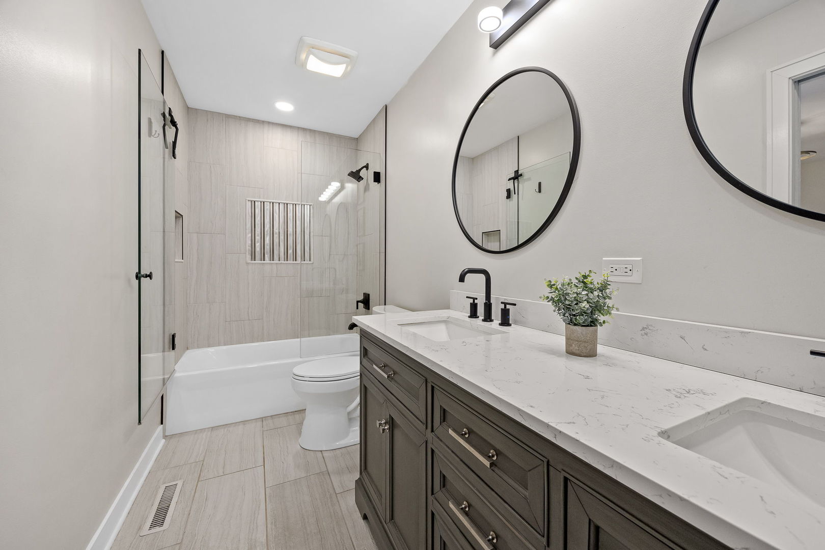 11108 WESTMINSTER Drive, Westchester, IL 60154