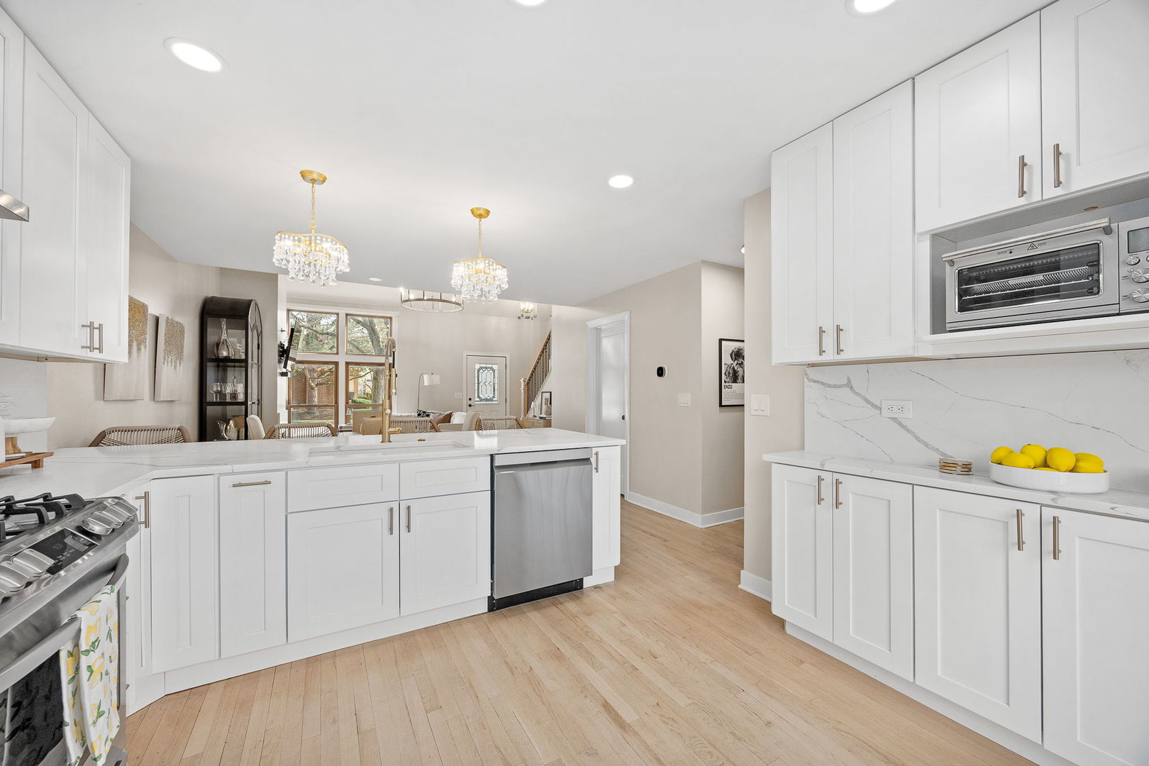 11108 WESTMINSTER Drive, Westchester, IL 60154