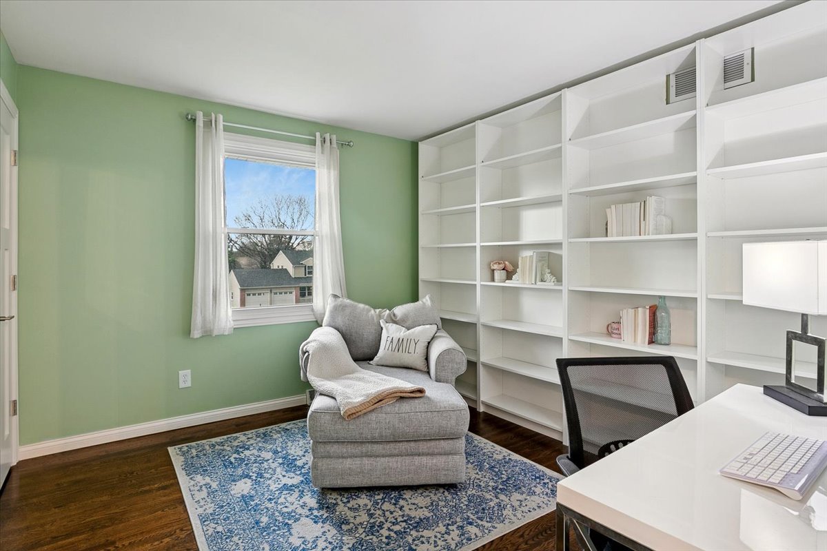 1018 Shari Lane, Libertyville, IL 60048