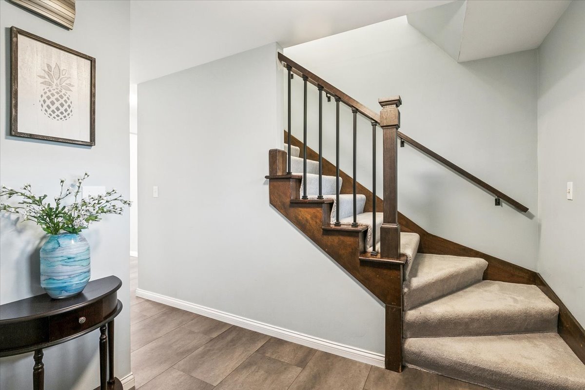 1018 Shari Lane, Libertyville, IL 60048