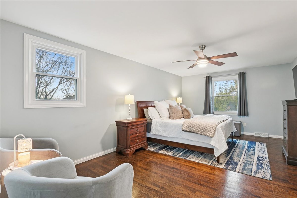 1018 Shari Lane, Libertyville, IL 60048